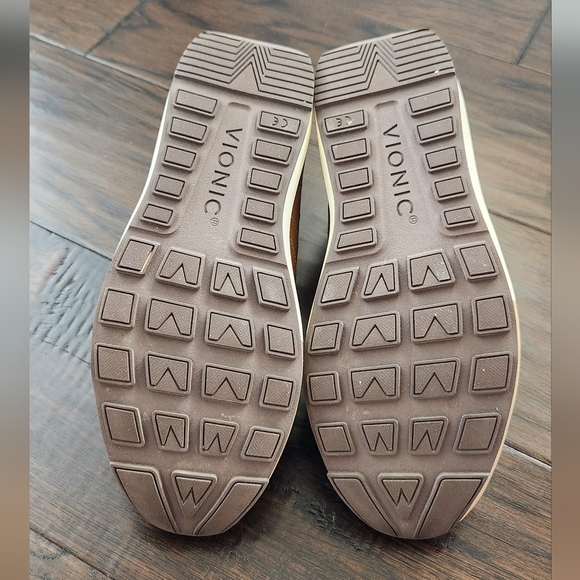 Men's Brown Leather Sneakers - Picture 6 of 12